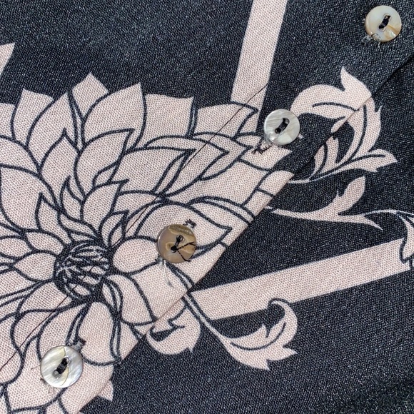 •lenni the label• white dahlia {bell sleeved} cropped blouse - Picture 7 of 9